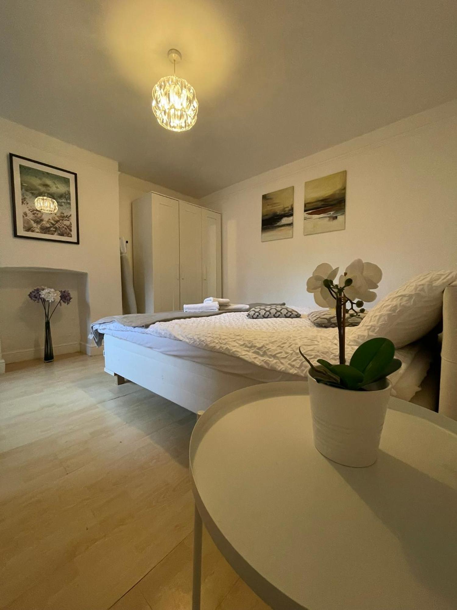 Chamberlayne Inn London Bagian luar foto